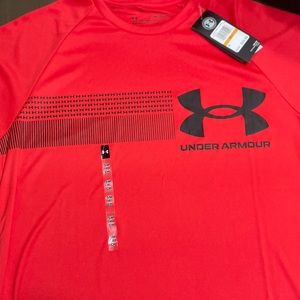 Men’s Under Armour T-shirt   Size Small